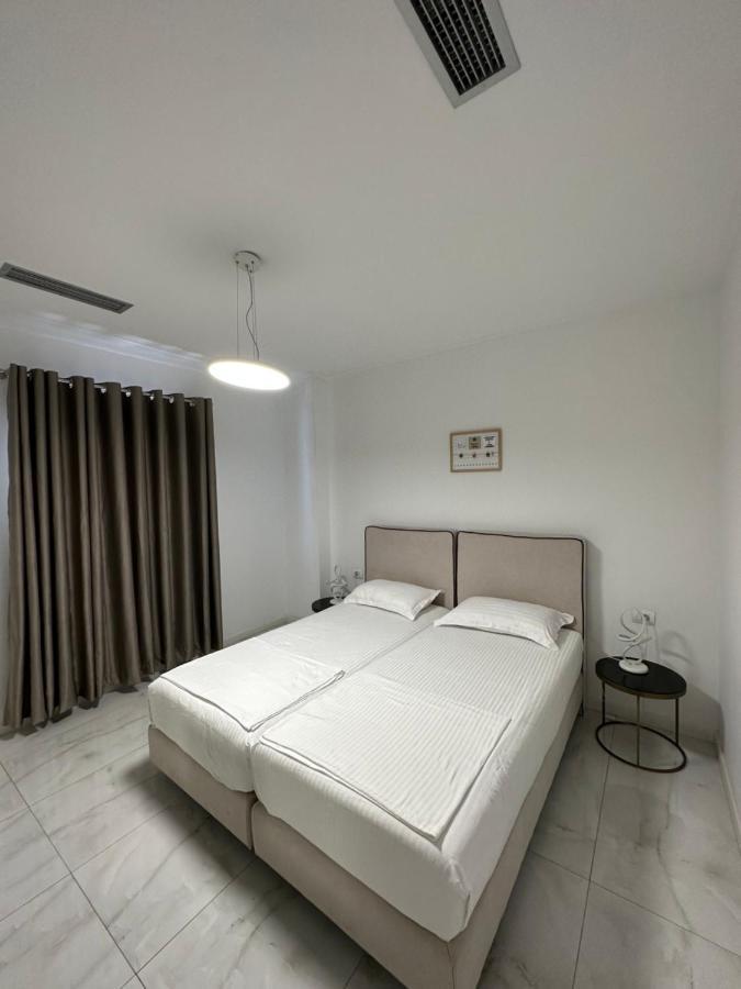 Luxury Penthouse B&E Apartment ซารานเดอ ภายนอก รูปภาพ