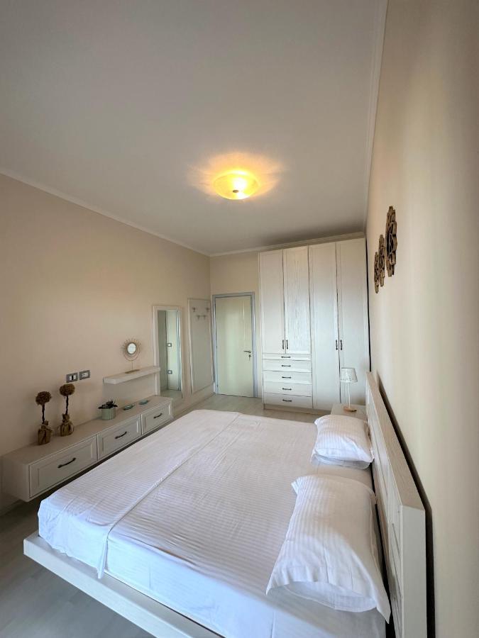 Luxury Penthouse B&E Apartment ซารานเดอ ภายนอก รูปภาพ